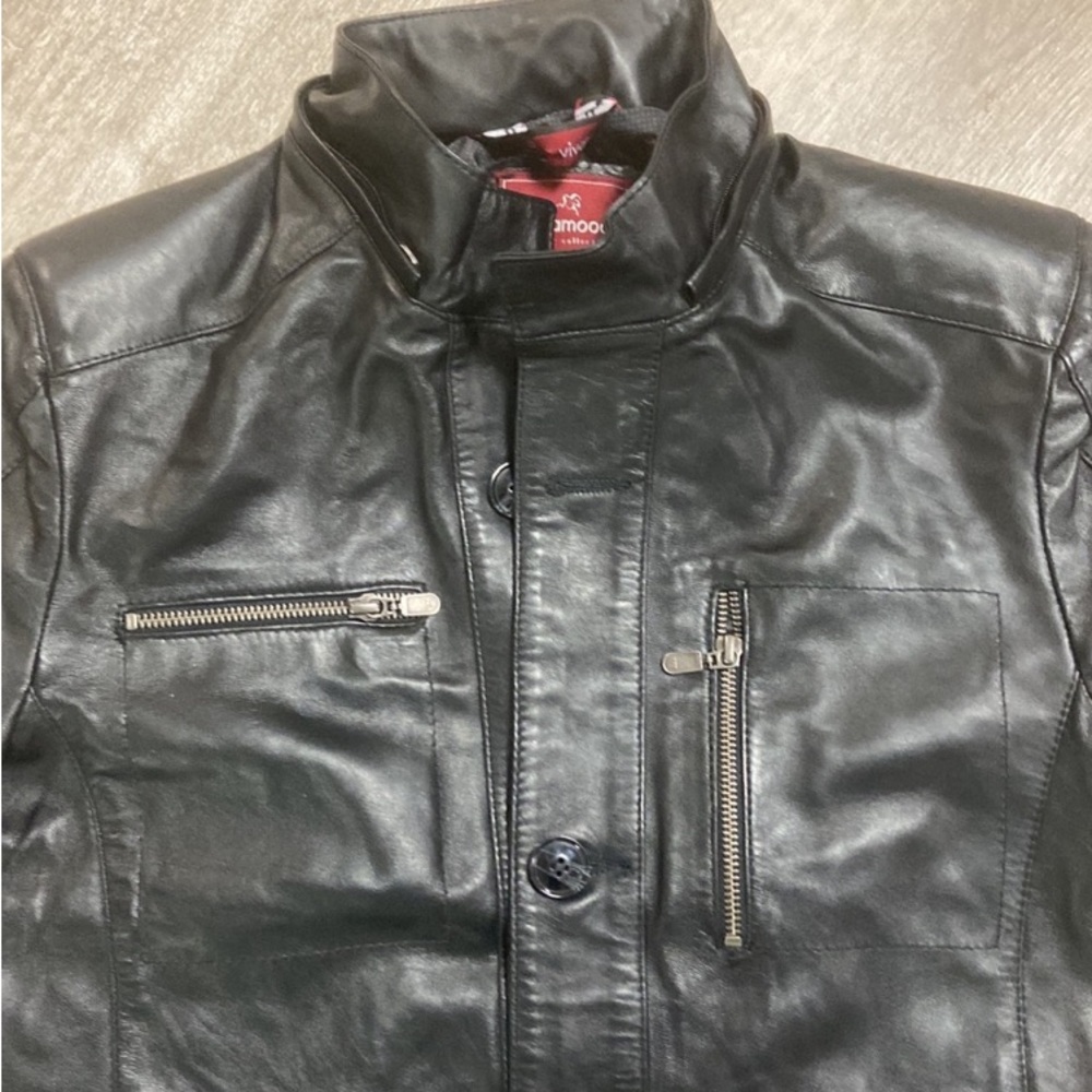 New Vivamood Leather Collection
Lambskin Coat w/ Removable
Hood